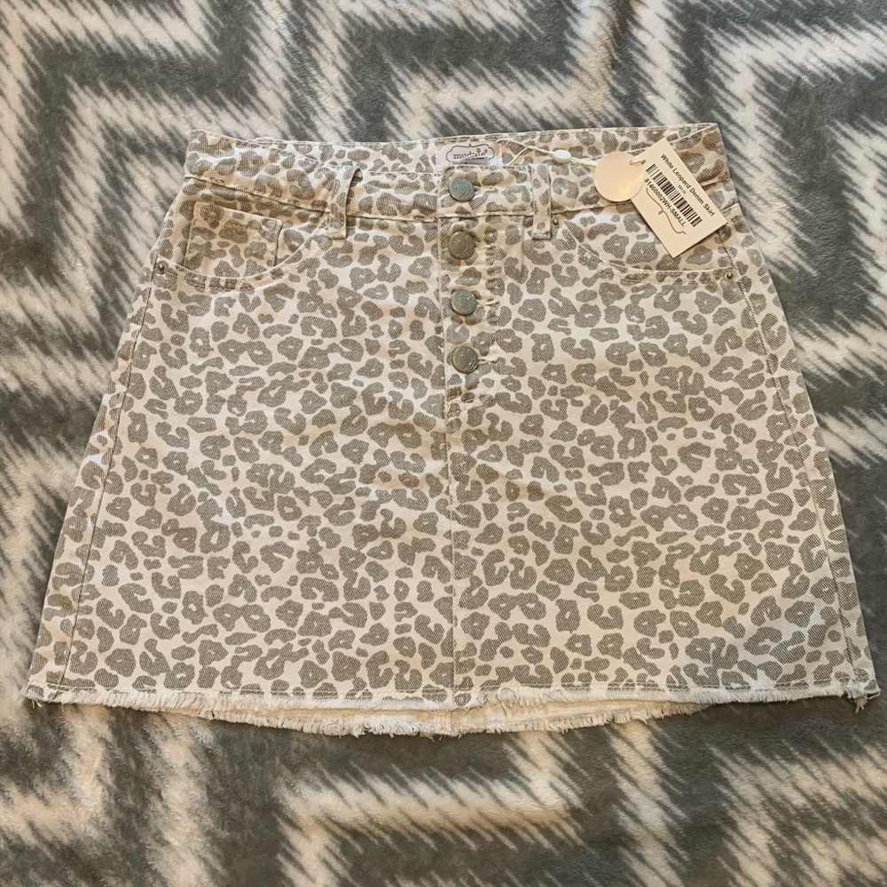White denim leopard skirt NEW